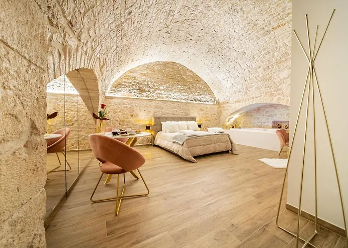 Gold Bed & Breakfast 4*